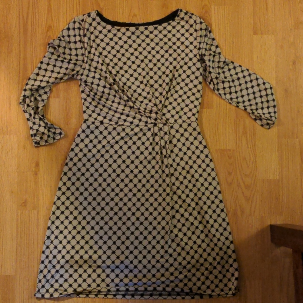 Gilli Dress NWOT
